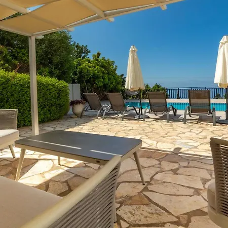 Daphne, Lourdas Bay View لورداهاتا