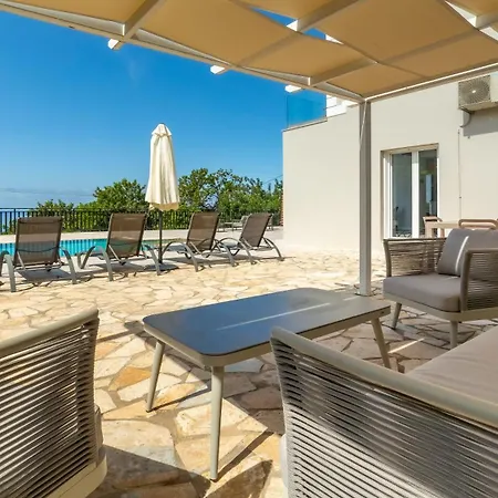 Daphne, Lourdas Bay View * لورداهاتا
